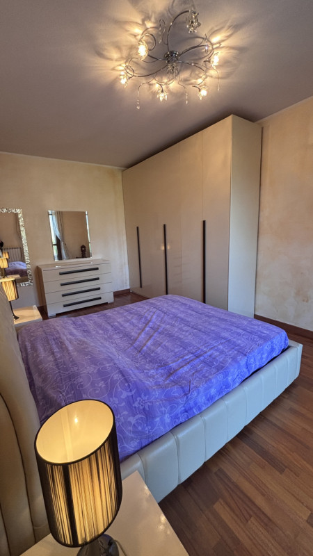 Arcobaleno Immobiliare ti presenta questo accogliente trilocale con ingresso indipendente, situat...