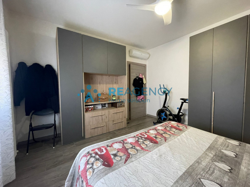 In una zona tranquilla e lontana dal traffico, ma allo stesso tempo comoda al centro del paese e ...