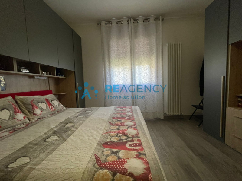 In una zona tranquilla e lontana dal traffico, ma allo stesso tempo comoda al centro del paese e ...