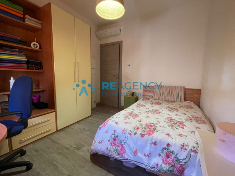 In una zona tranquilla e lontana dal traffico, ma allo stesso tempo comoda al centro del paese e ...