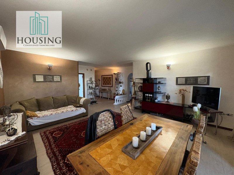 Comune di Curtarolo, proponiamo uno spazioso appartamento tricamere situato al secondo ed ultimo ...