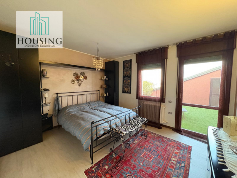 Comune di Curtarolo, proponiamo uno spazioso appartamento tricamere situato al secondo ed ultimo ...