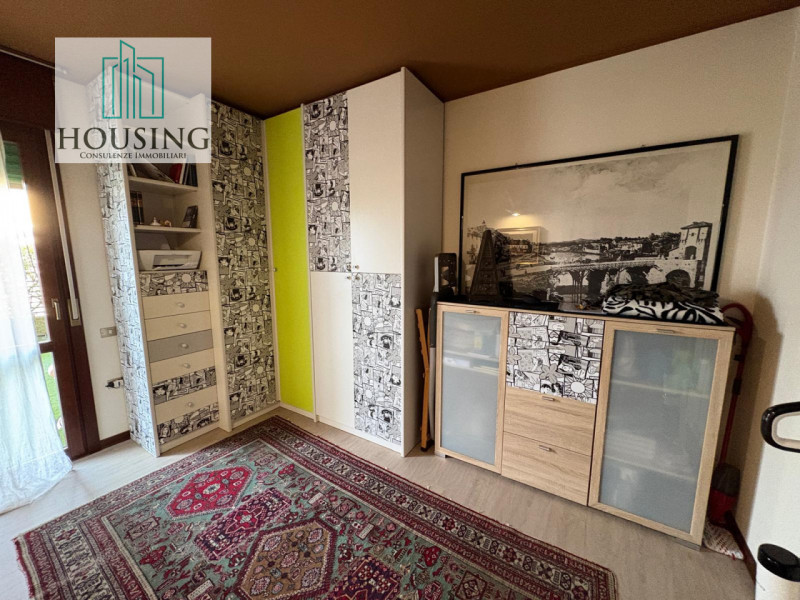 Comune di Curtarolo, proponiamo uno spazioso appartamento tricamere situato al secondo ed ultimo ...