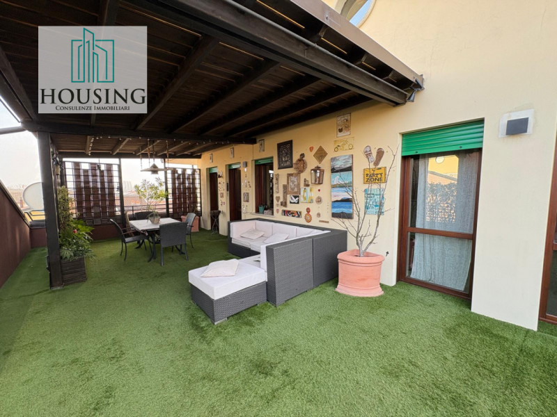 Comune di Curtarolo, proponiamo uno spazioso appartamento tricamere situato al secondo ed ultimo ...