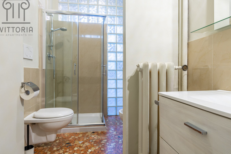 Zona Monte Berico: immerso nel verde all'interno di una villa dei primi '900 affascinante apparta...