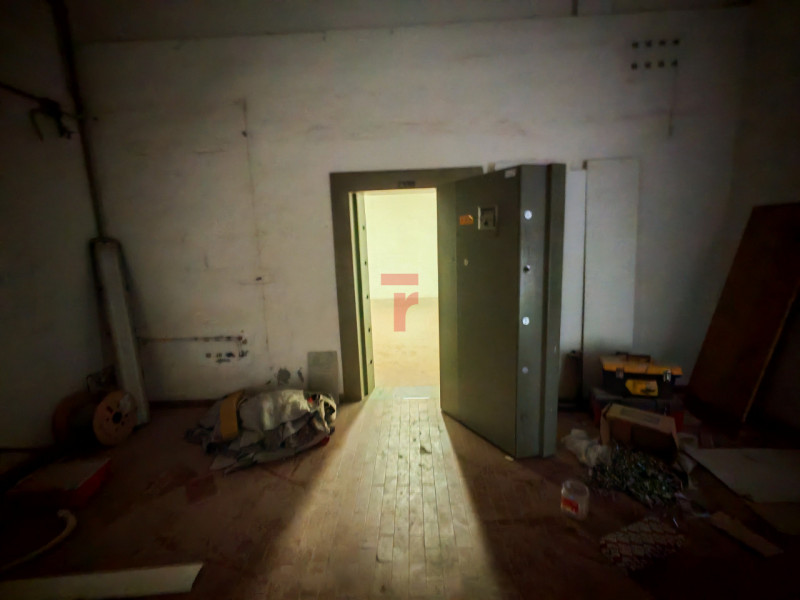 Area industriale Padova Est, proponiamo in affitto spazio uffici direzionali oppure ambienti ad u...