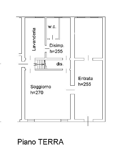 Proponiamo in vendita a Merlara, grande porzione di bifamiliare, con ampio cortile e giardino sia...