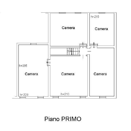 Proponiamo in vendita a Merlara, grande porzione di bifamiliare, con ampio cortile e giardino sia...