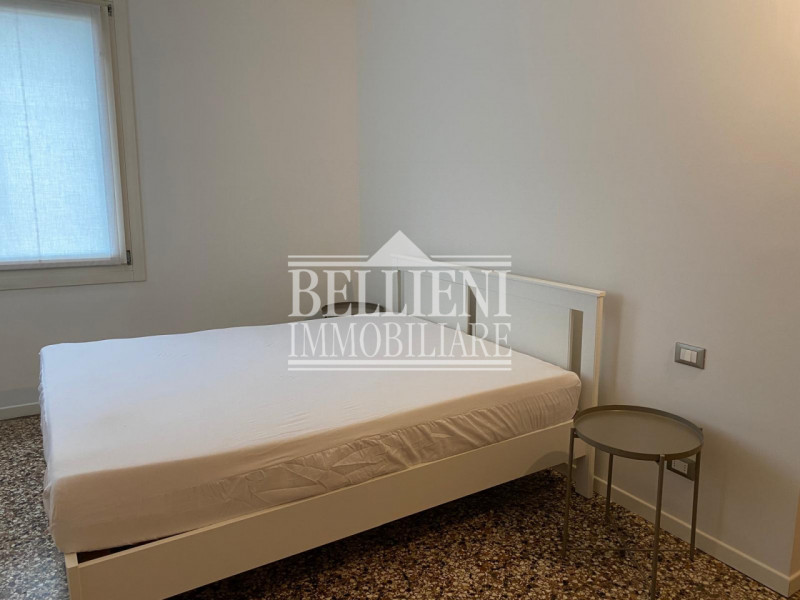 BORGO SANTA LUCIA: In contesto ristrutturato proponiamo bicamere arredato sito al secondo piano s...