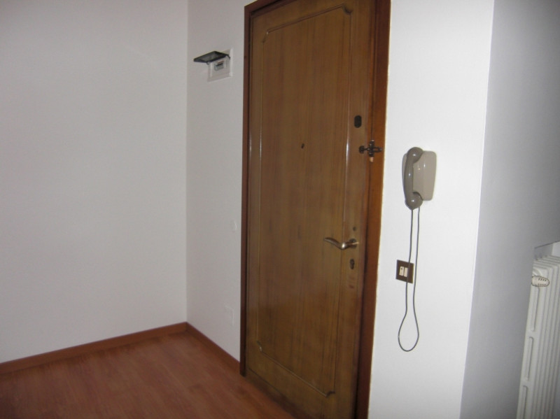 Scopri questo meraviglioso appartamento situato nel cuore del quartiere Sacra Famiglia a Padova, ...