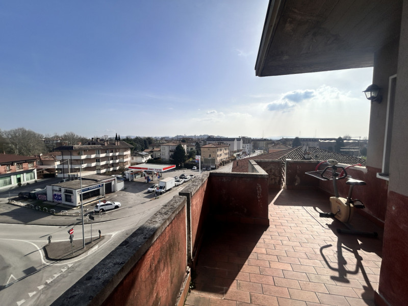 Nel cuore del quartiere San Bortolo, una delle zone più apprezzate di Vicenza per la sua straordi...