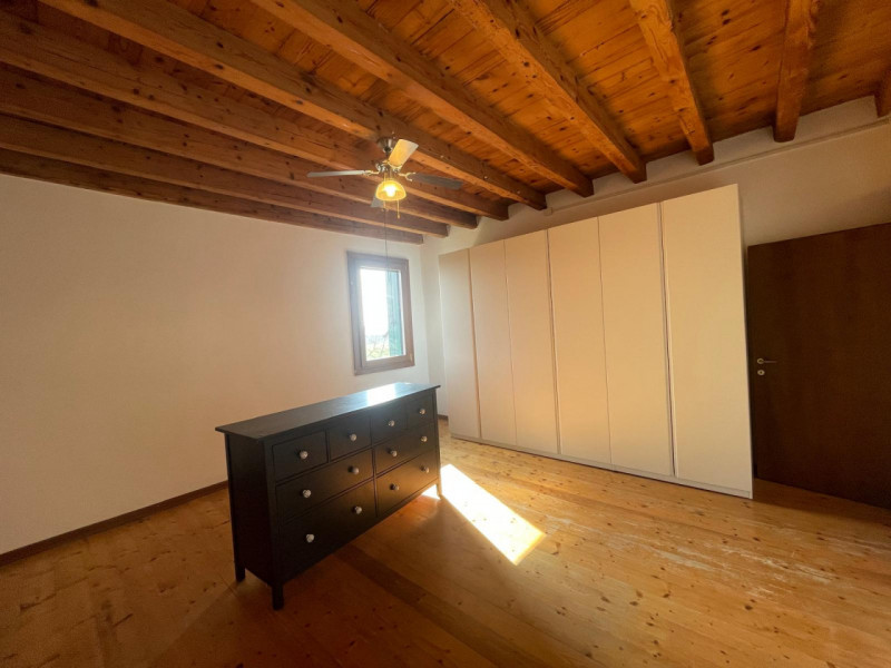 Un angolo di paradiso situato nel cuore della campagna, a soli dieci minuti dalla città. Questa p...