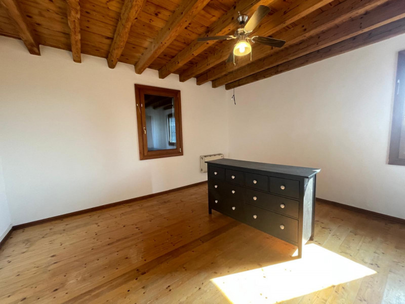 Un angolo di paradiso situato nel cuore della campagna, a soli dieci minuti dalla città. Questa p...