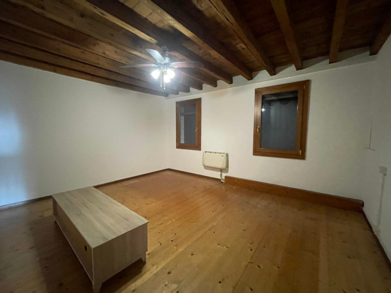 Un angolo di paradiso situato nel cuore della campagna, a soli dieci minuti dalla città. Questa p...