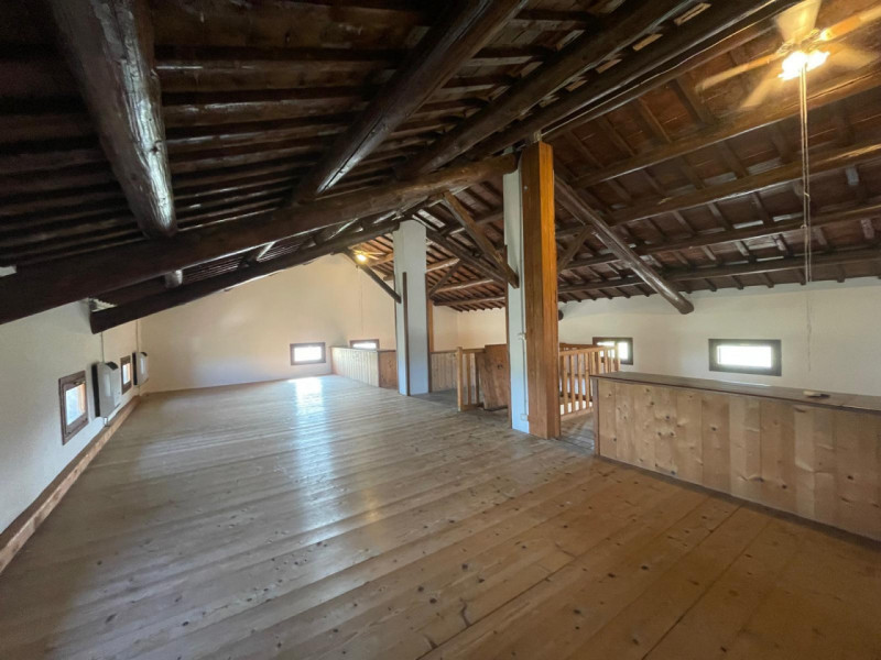 Un angolo di paradiso situato nel cuore della campagna, a soli dieci minuti dalla città. Questa p...