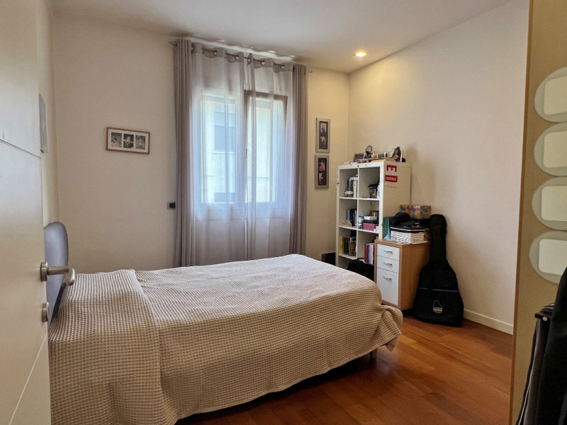 ULTIMO PIANO TRICAMERE COMPLETAMENTE RISTRUTTURATO IN PICCOLO CONTESTO A VICENZA EST- SCOPERTO ES...