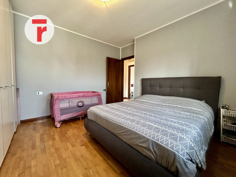 Cadoneghe - loc.Mezzavia - In zona comoda a Strada Del Santo e vicino a contesto verde. Appartame...