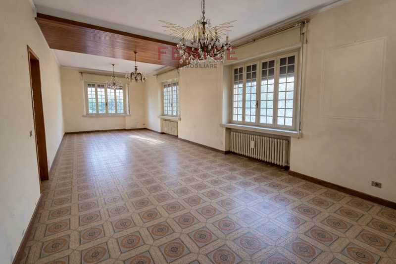 A Cornuda, in zona tranquilla e residenziale, proponiamo in vendita una villa indipendente dalle ...