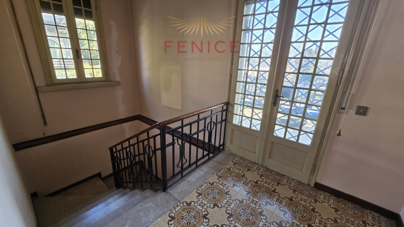 A Cornuda, in zona tranquilla e residenziale, proponiamo in vendita una villa indipendente dalle ...