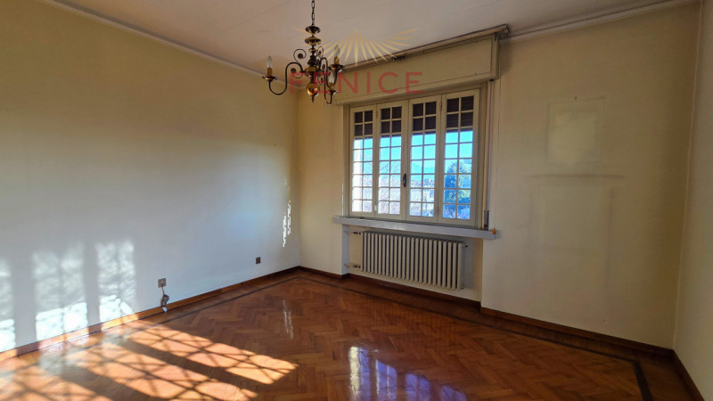 A Cornuda, in zona tranquilla e residenziale, proponiamo in vendita una villa indipendente dalle ...