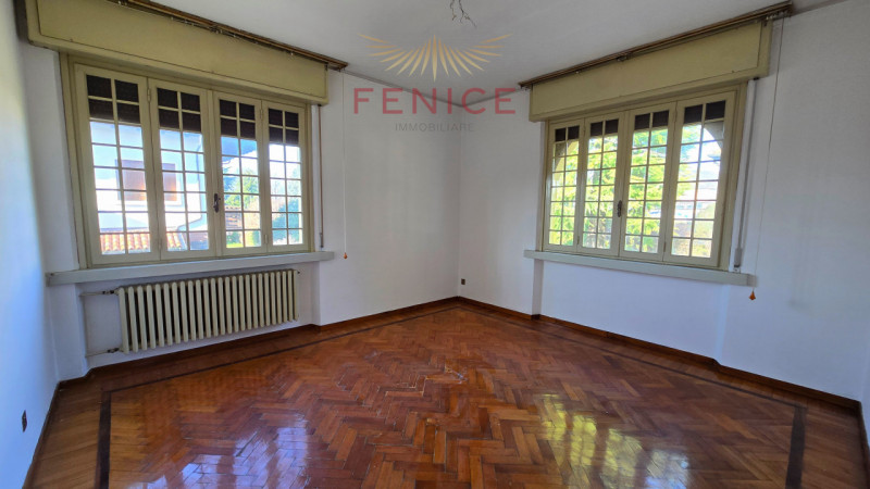 A Cornuda, in zona tranquilla e residenziale, proponiamo in vendita una villa indipendente dalle ...