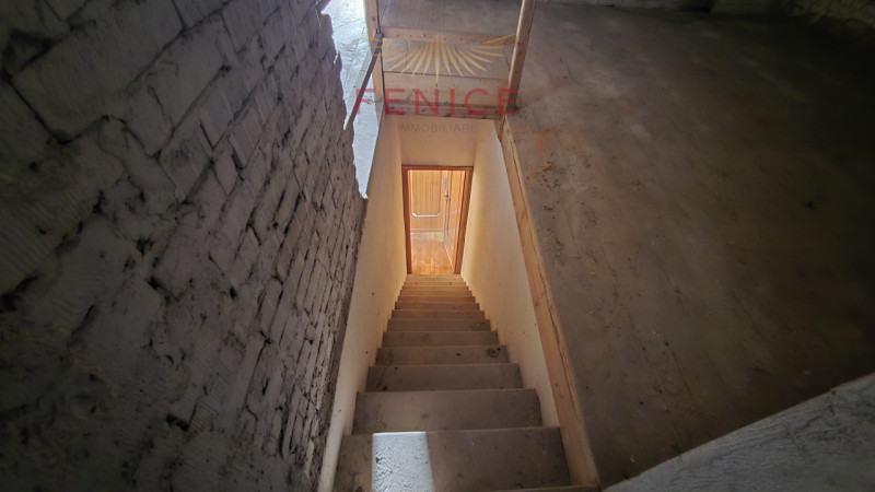 A Cornuda, in zona tranquilla e residenziale, proponiamo in vendita una villa indipendente dalle ...