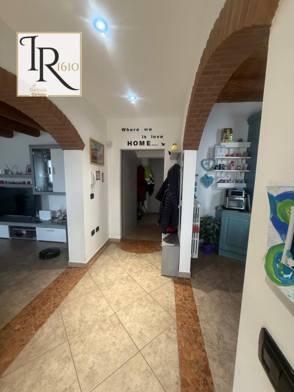 Nel cuore di Castelbaldo, proponiamo in vendita una splendida casa singola terratetto che unisce ...