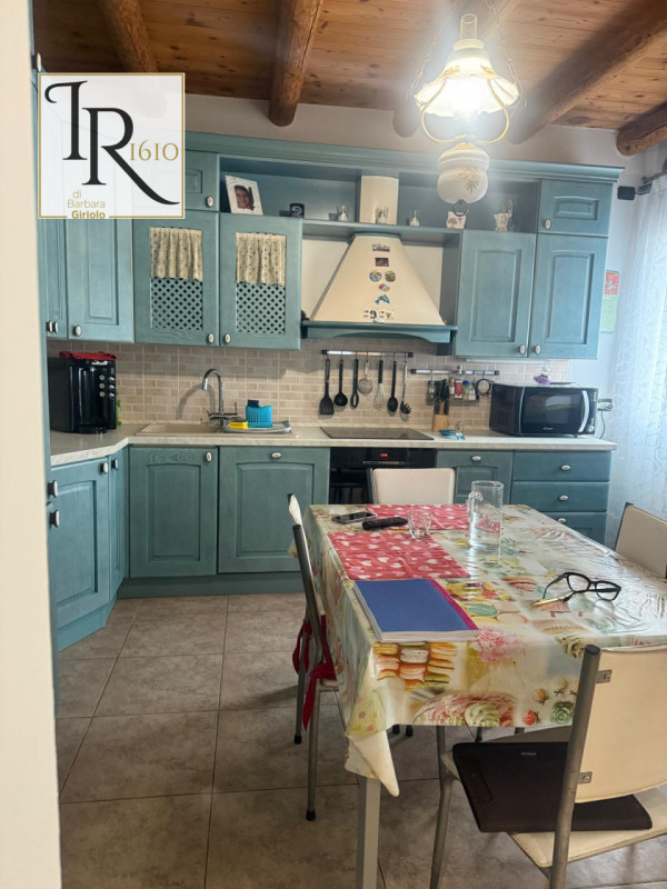 Nel cuore di Castelbaldo, proponiamo in vendita una splendida casa singola terratetto che unisce ...