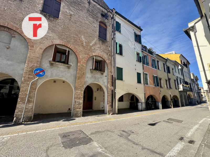 PADOVA CENTRO - Riviera San Benedetto, a 5 min a piedi dal Duomo e da zona piazze.

Monolocale al...