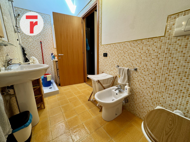 VIGONZA - loc.Peraga - Su condominio edificato nel 2010. Primo ed ultimo piano su due livelli int...