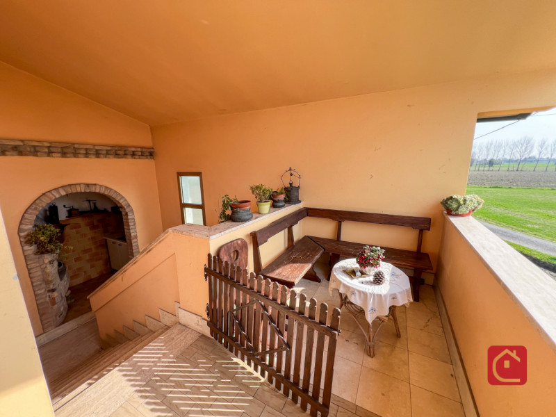 Proponiamo in vendita una casa indipendente di circa 120 mq, ideale per chi cerca una soluzione i...