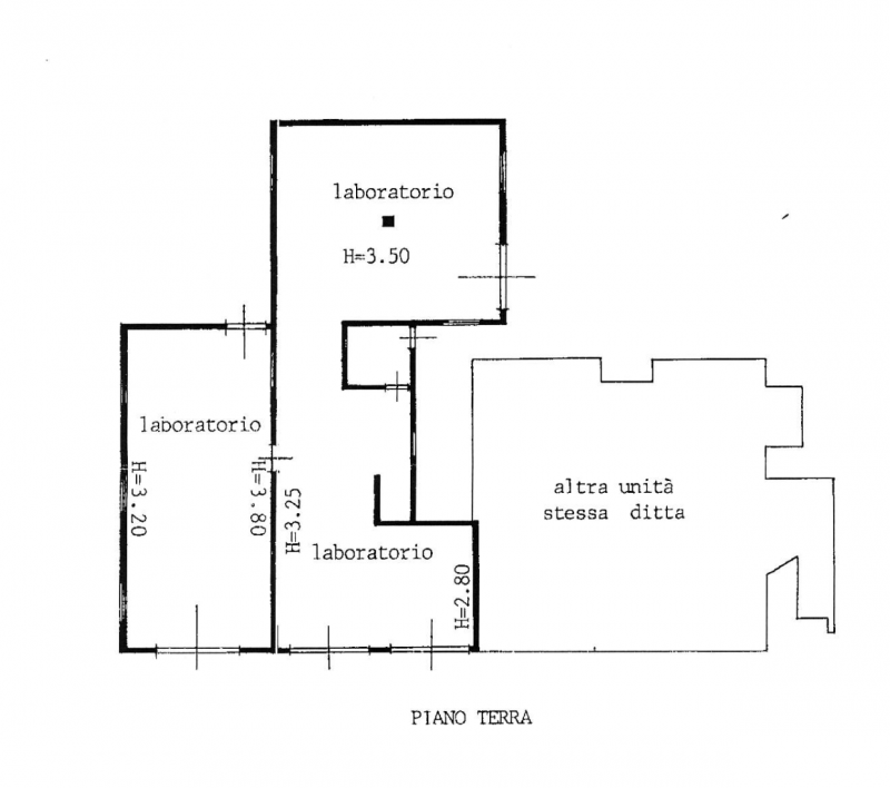 Proponiamo in vendita appartamento al piano primo di circa 120 mq in bifamiliare (solo 2 unità), ...