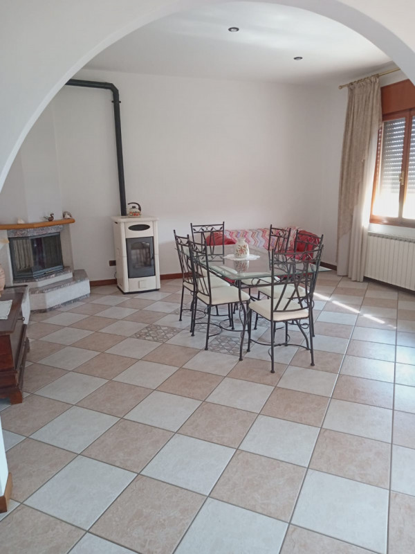 VALLI DI CHIOGGIA a pochi minuti dalle spiagge di Sottomarina, CASA SINGOLA con due appartamenti,...