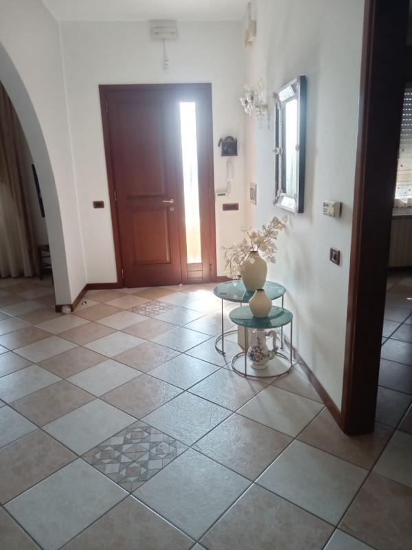 VALLI DI CHIOGGIA a pochi minuti dalle spiagge di Sottomarina, CASA SINGOLA con due appartamenti,...