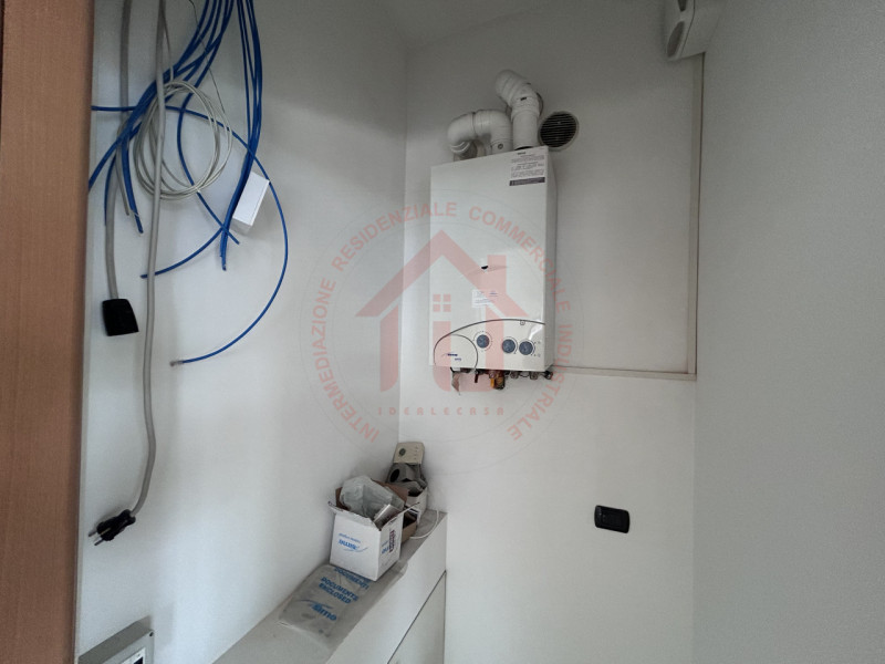 RIF: FR316 RUBANO - PADOVA Proponiamo in affitto ufficio di 140 mq open space al primo piano serv...