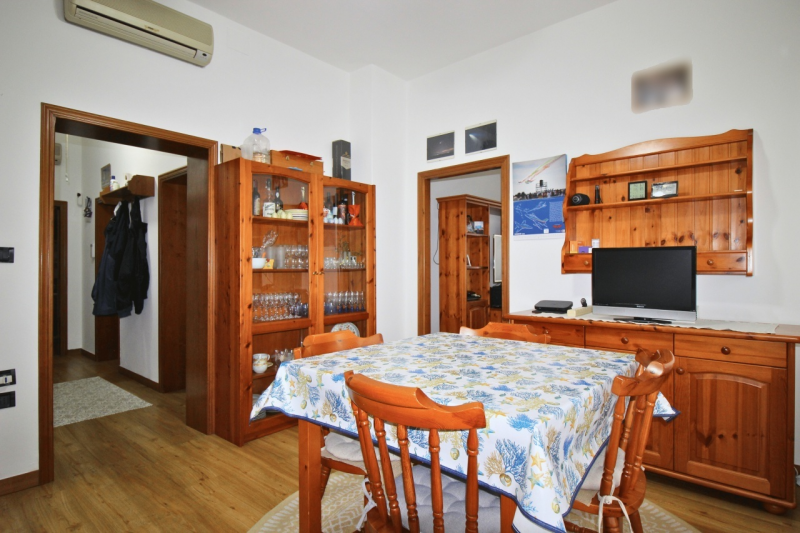 Bertesinella.
In una via immersa nel verde e a un passo dal centro cittadino offriamo in vendita ...