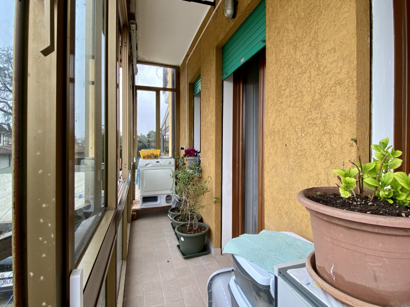 Bertesinella.
In una via immersa nel verde e a un passo dal centro cittadino offriamo in vendita ...