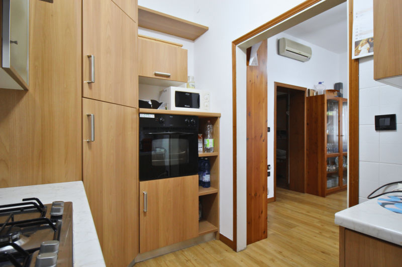 Bertesinella.
In una via immersa nel verde e a un passo dal centro cittadino offriamo in vendita ...