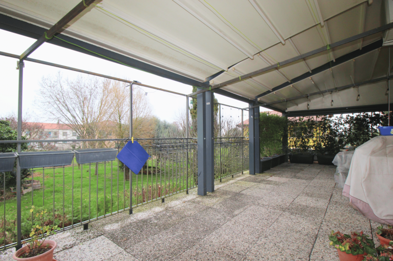 Bertesinella.
In una via immersa nel verde e a un passo dal centro cittadino offriamo in vendita ...