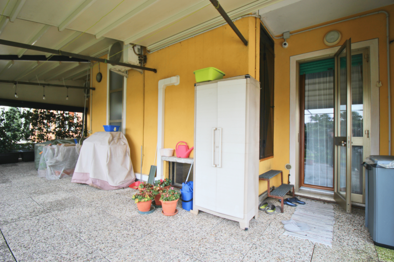 Bertesinella.
In una via immersa nel verde e a un passo dal centro cittadino offriamo in vendita ...