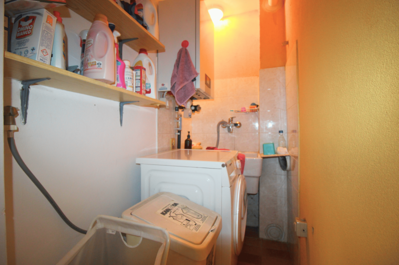 Bertesinella.
In una via immersa nel verde e a un passo dal centro cittadino offriamo in vendita ...