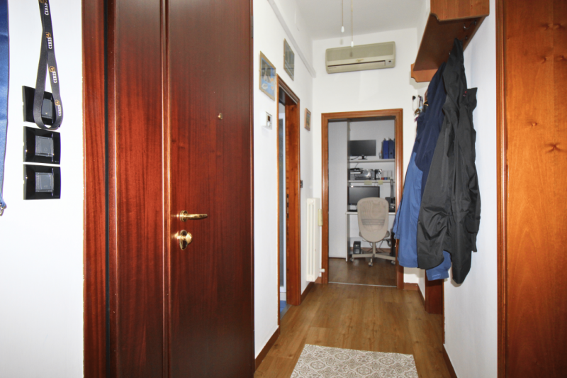 Bertesinella.
In una via immersa nel verde e a un passo dal centro cittadino offriamo in vendita ...