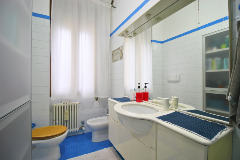 Bertesinella.
In una via immersa nel verde e a un passo dal centro cittadino offriamo in vendita ...