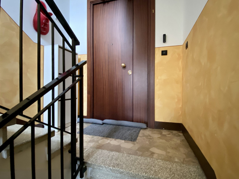 Bertesinella.
In una via immersa nel verde e a un passo dal centro cittadino offriamo in vendita ...