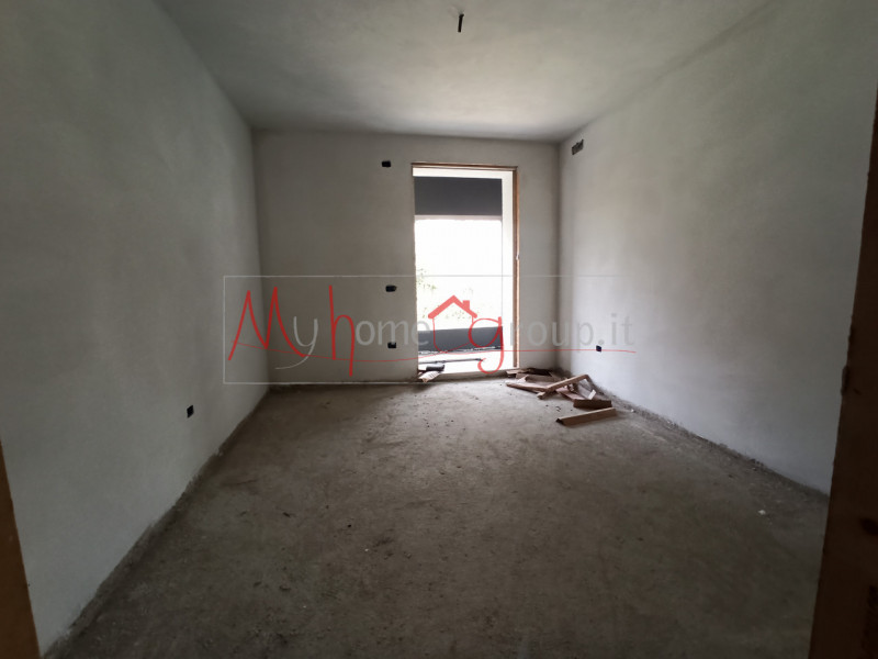 LEGNARO (RIF: V444-R): Porzione di villa bifamiliare, caratterizzata da generose dimensioni e un ...