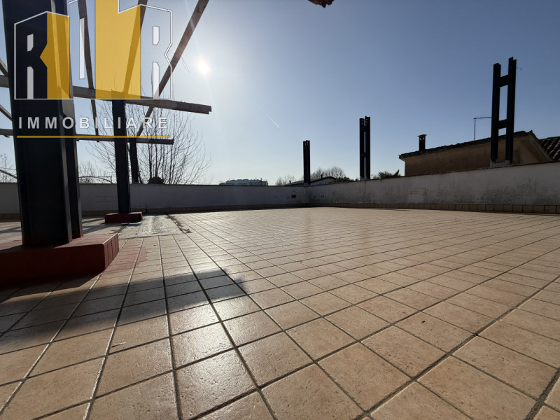 PER INVESTIMENTO proponiamo in esclusiva appartamento al piano primo ristrutturato con ingresso a...