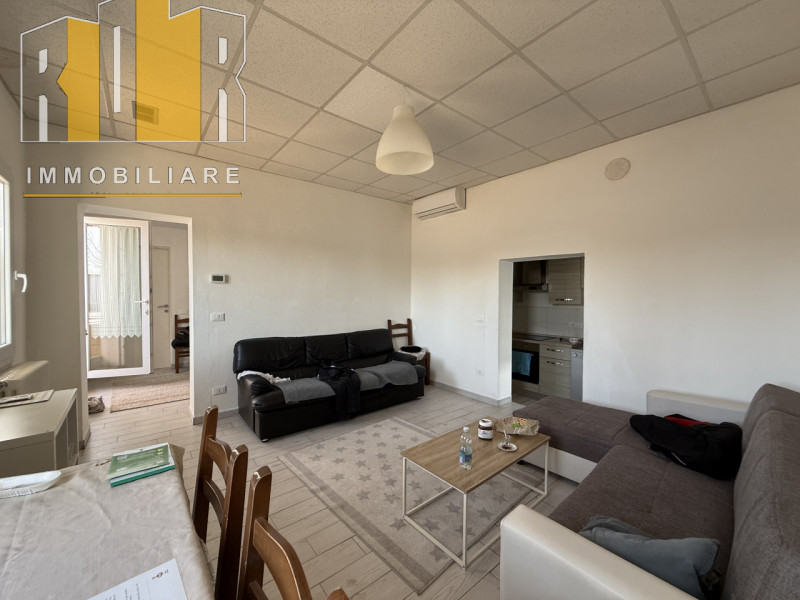 PER INVESTIMENTO proponiamo in esclusiva appartamento al piano primo ristrutturato con ingresso a...