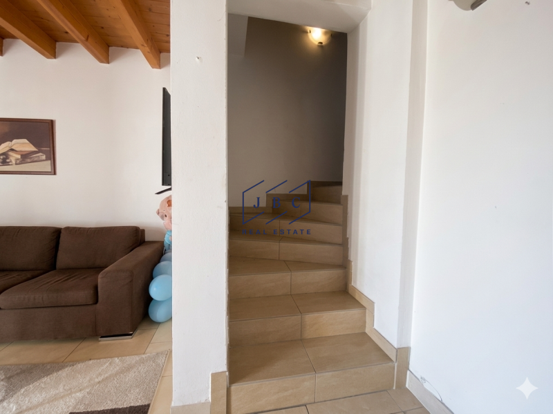 Fontanelle - (Treviso)

Casa colonica in piccolo borgo, parzialmente ristrutturata nel 2011. Situ...