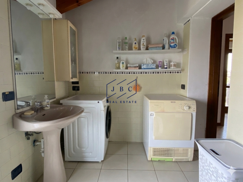 Fontanelle - (Treviso)

Casa colonica in piccolo borgo, parzialmente ristrutturata nel 2011. Situ...