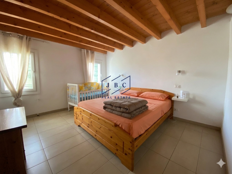 Fontanelle - (Treviso)

Casa colonica in piccolo borgo, parzialmente ristrutturata nel 2011. Situ...